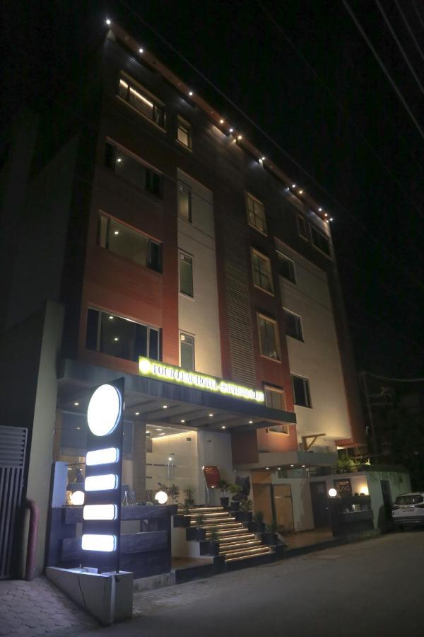 Four Leaf Hotel - Sapphire Blue, Varanasi Exteriör bild