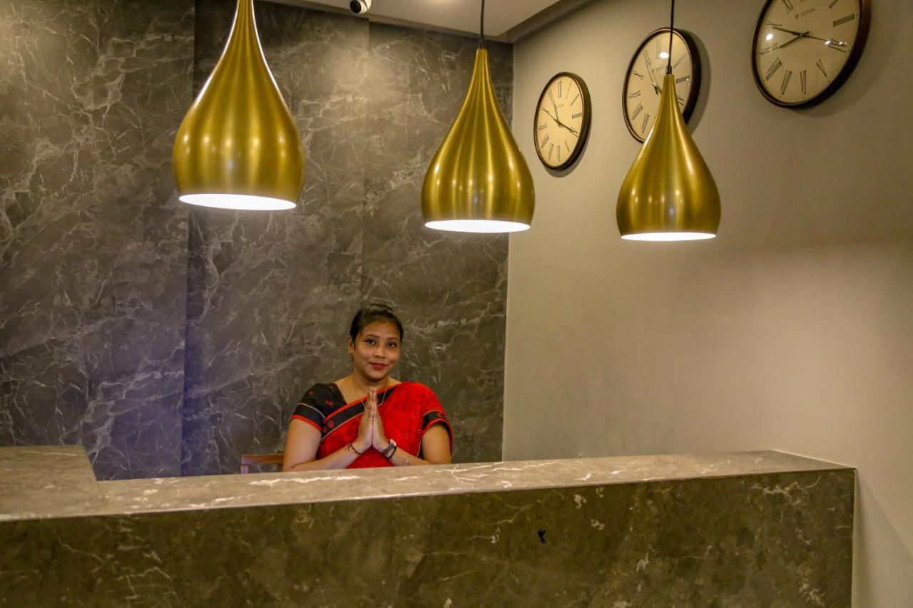 Four Leaf Hotel - Sapphire Blue, Varanasi Exteriör bild