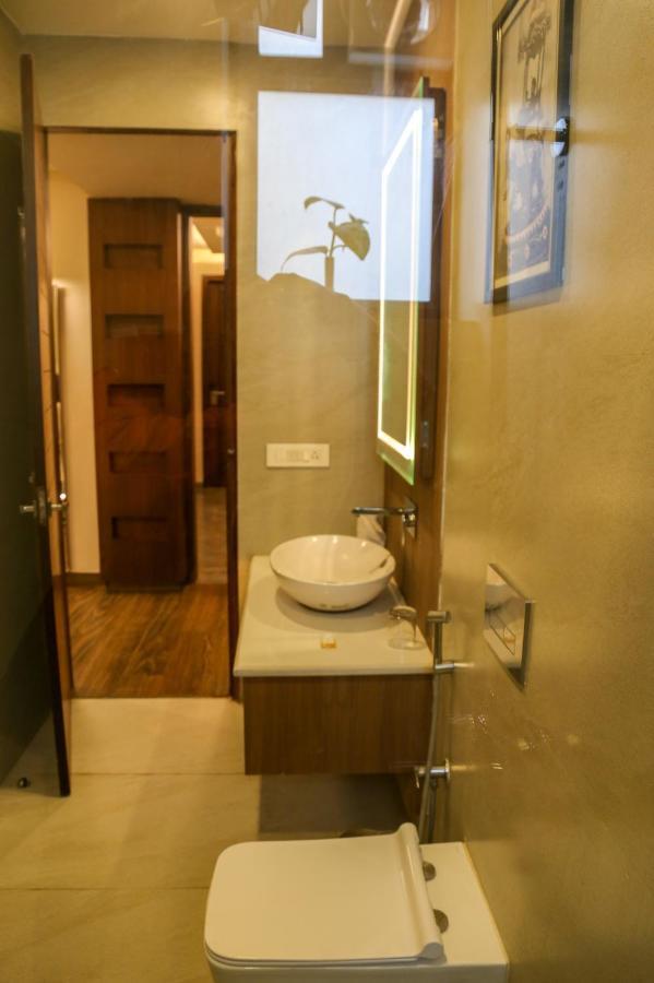 Four Leaf Hotel - Sapphire Blue, Varanasi Exteriör bild