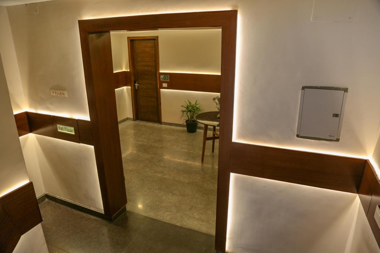 Four Leaf Hotel - Sapphire Blue, Varanasi Exteriör bild